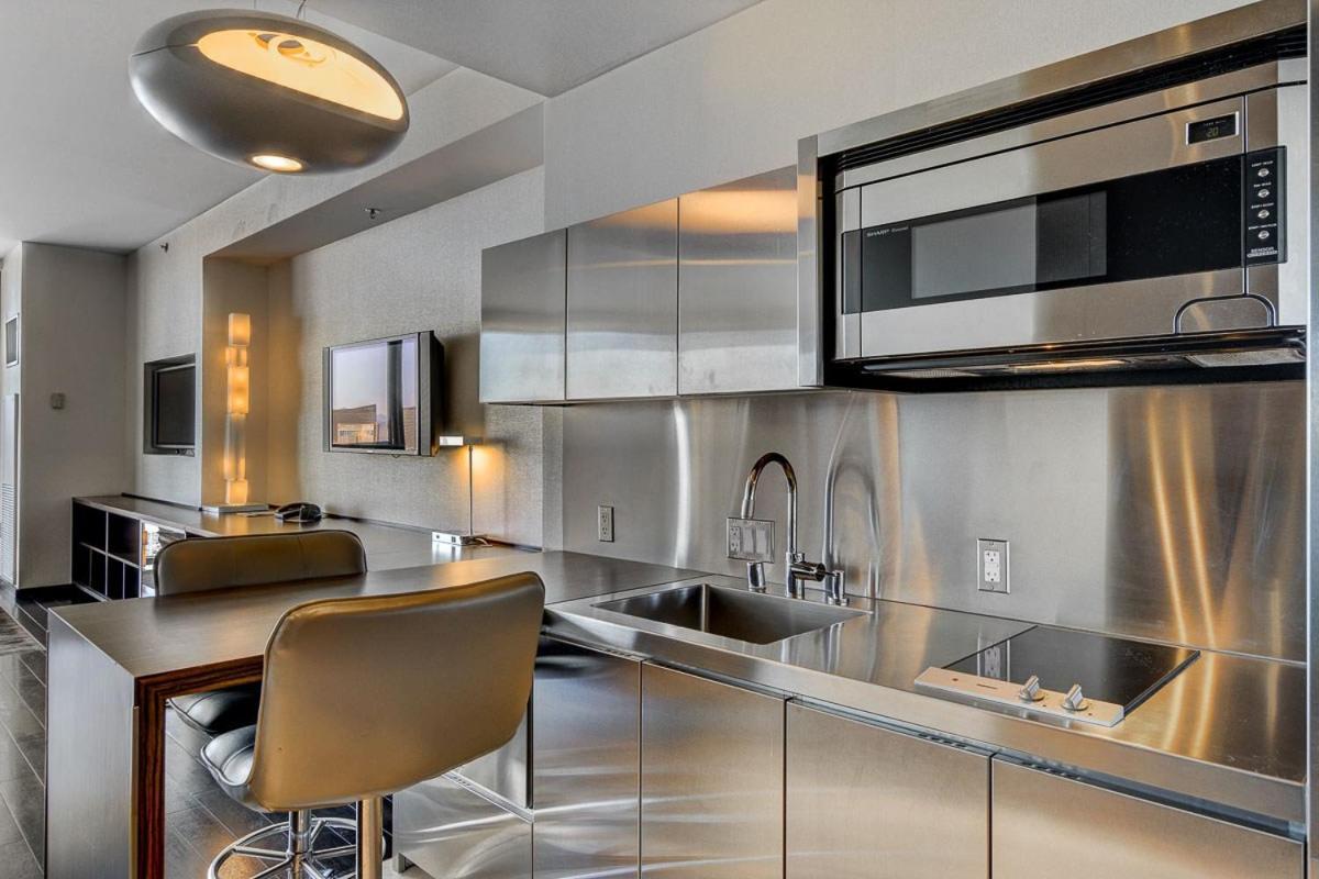 Apartahotel Luxury Studio Strip View No Fee Palms Place