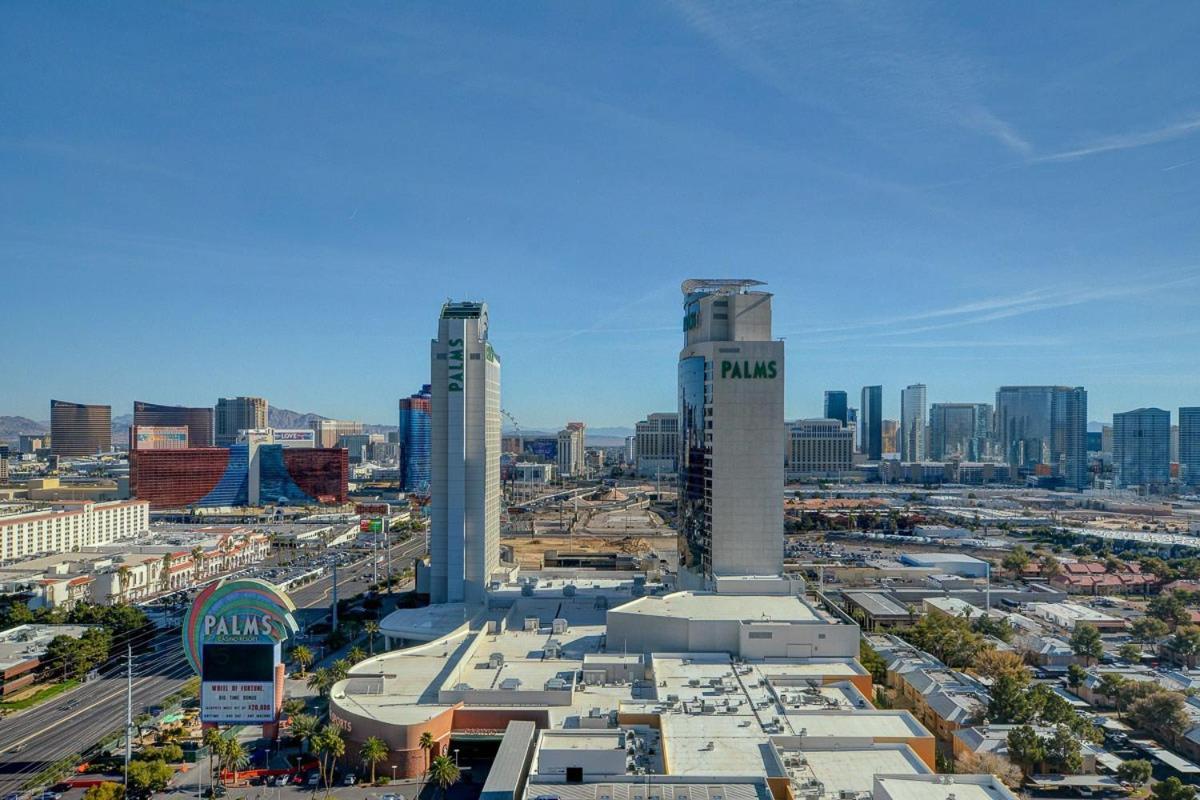 Luxury Studio Strip View No Fee Palms Place Apartahotel